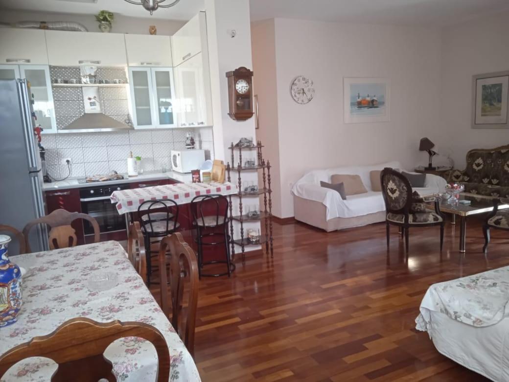 Vila N Dervishi Vlorë Exterior foto